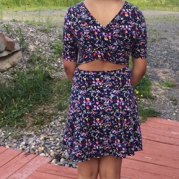 Summer dress - Picture 2 of 2